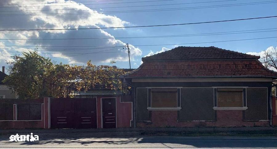 Casă cu 4 camere cu Teren 530 Mp în Lugașu de Jos