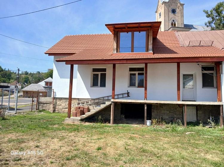 Casă cu 4 camere în Steierdorf