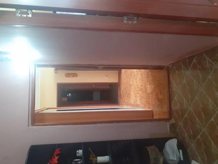 Apartament cu 3 camere semidecomandat în Hipodrom