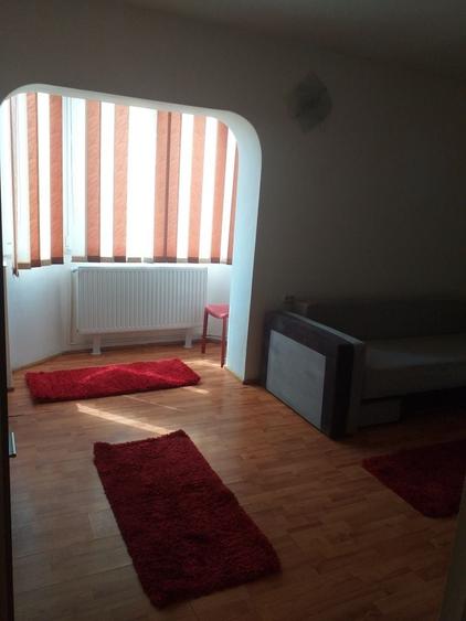Garsonieră decomandată în Bartolomeu