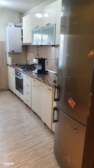 Apartament cu 4 camere în Între Lacuri
