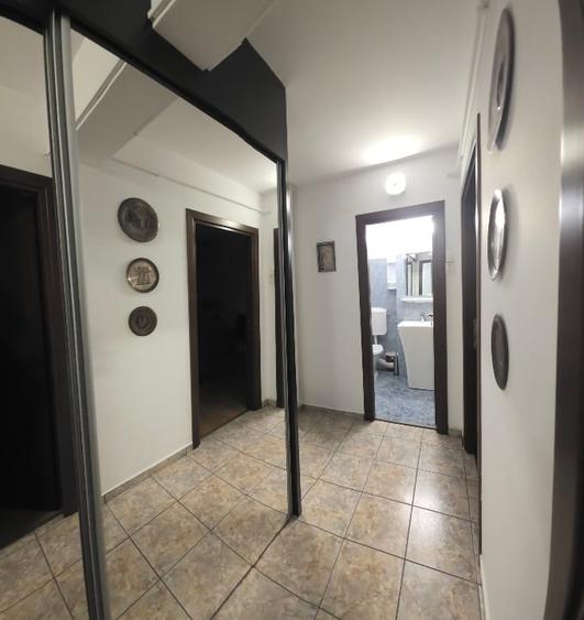 Apartament cu 3 camere decomandat, mobilat în Cotroceni