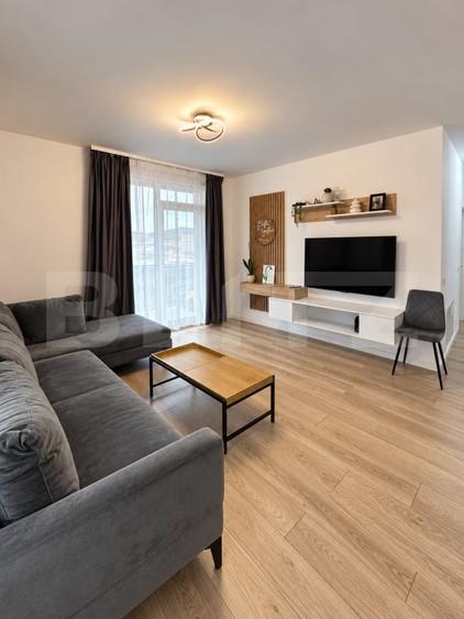 Apartament cu 3 camere decomandat, mobilat în Calea Moldovei
