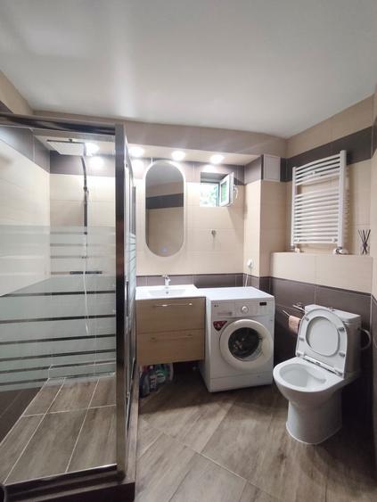 Apartament cu 2 camere decomandat, mobilat în Central
