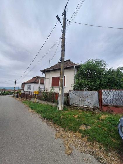 Casă cu 4 camere în Unirea