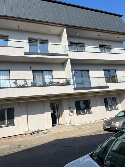 Apartament cu 3 camere decomandat în Sud