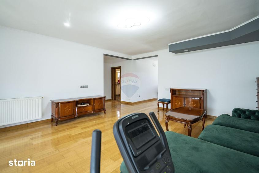 Casă cu 6 camere cu Teren 501 Mp în Sântandrei
