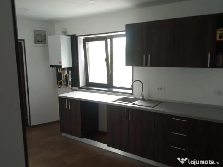 Apartament cu 3 camere decomandat în Dancu