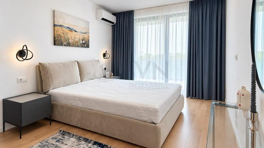 Apartament cu 3 camere decomandat în Băneasa