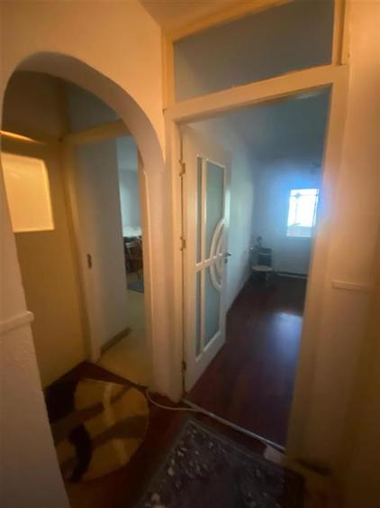 Apartament cu 4 camere decomandat, mobilat în Nicolina