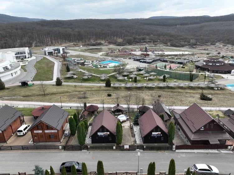 Casă cu 4 camere cu Teren 180 Mp în Central