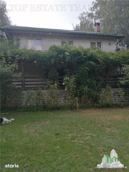 Casă cu 7 camere cu Teren 825 Mp în Păcureți
