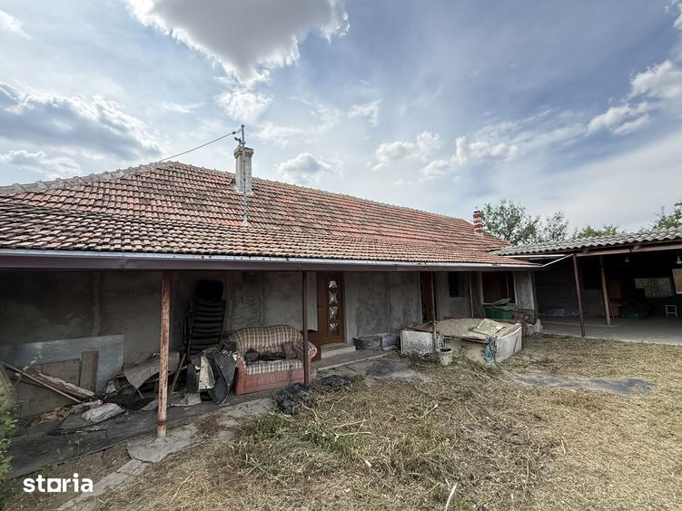 Casă cu 2 camere cu Teren 563 Mp în Horia