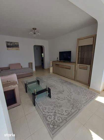 Apartament cu 3 camere decomandat, mobilat în Central