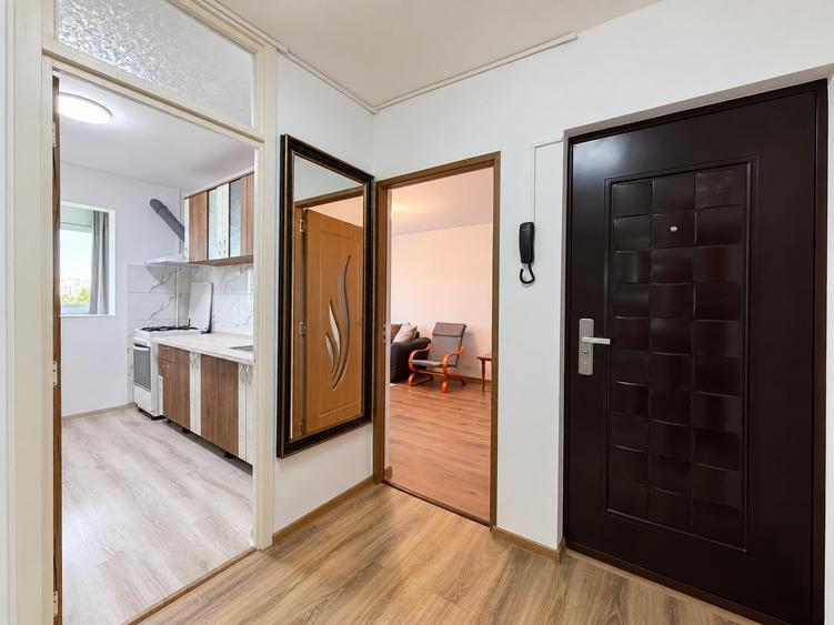 Apartament cu 3 camere decomandat, mobilat în Dristor