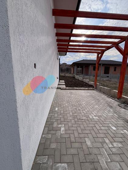 Casă individuală cu 4 camere cu Canalizare în Chinteni