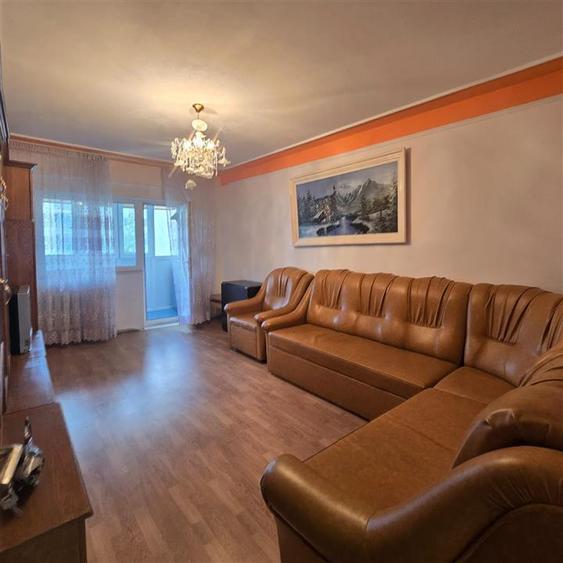 Apartament cu 3 camere decomandat în Alexandru cel Bun — fotografia 3