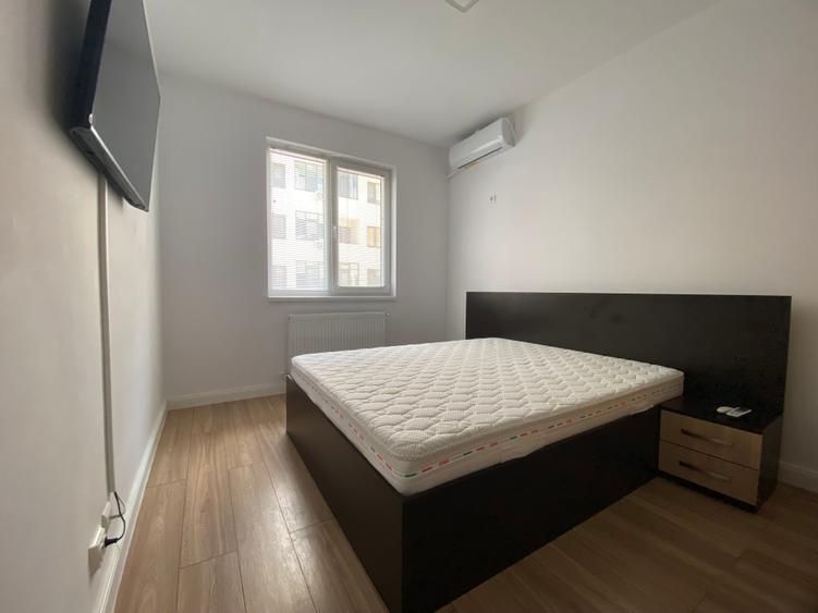 Apartament cu 3 camere decomandat în Drumul Taberei