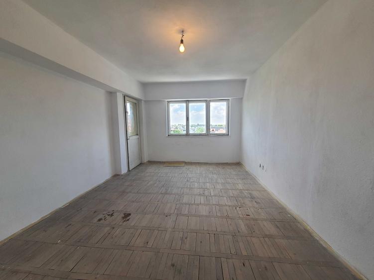 Apartament cu 3 camere decomandat în Hârșova