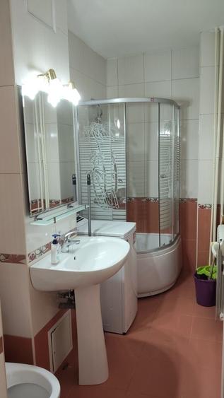 Garsonieră decomandată în Calea București