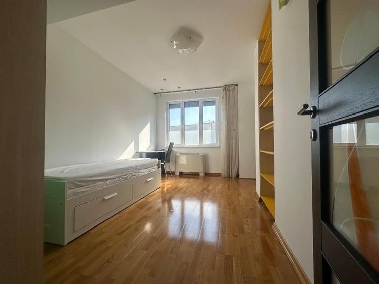 Apartament cu 4 camere decomandat, mobilat în Calea Călărașilor