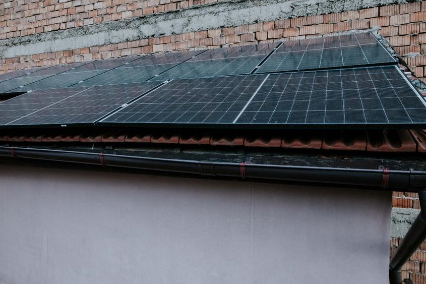 Casă individuală cu 5 camere cu Canalizare în Ultracentral