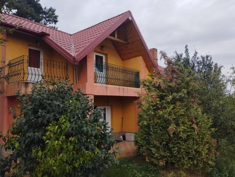 Casă cu 4 camere în Bucium