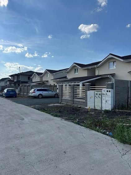 Duplex cu 4 camere cu Canalizare în Sânandrei