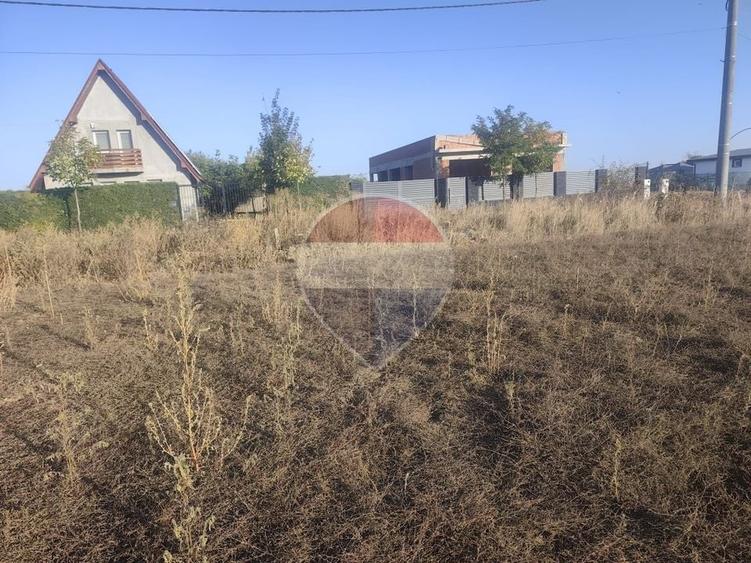 Teren Construcții intravilan de 587 mp, în Gepiu