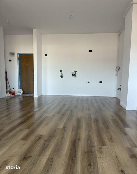 Apartament cu 2 camere semidecomandat în Florești