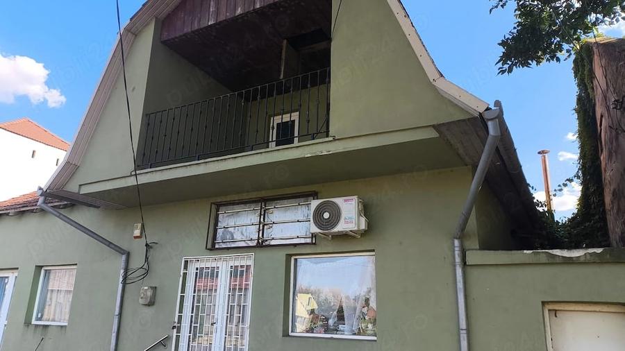 Casă cu 5 camere cu Teren 274 Mp în Teremia Mare