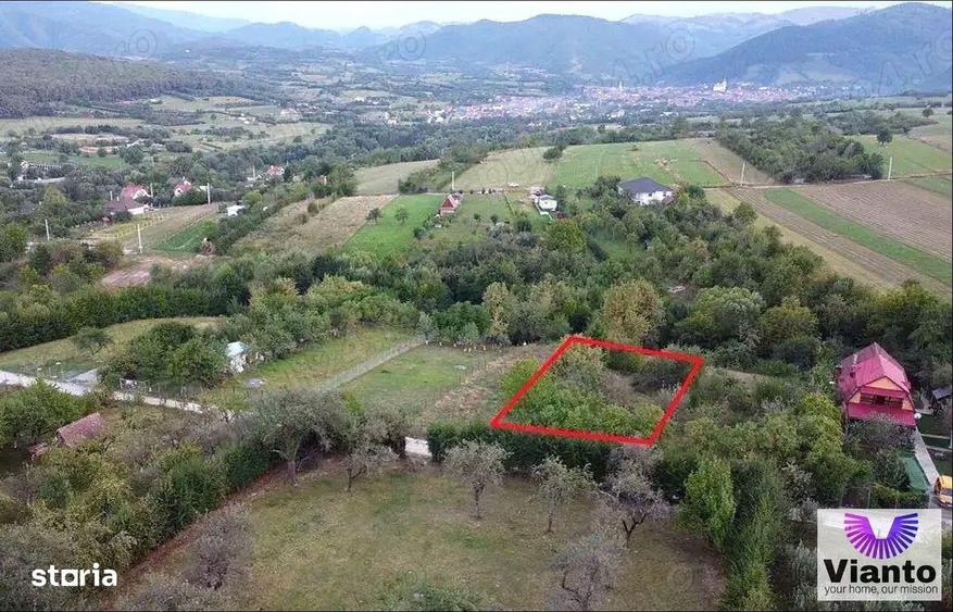Teren de 996 mp, în Central