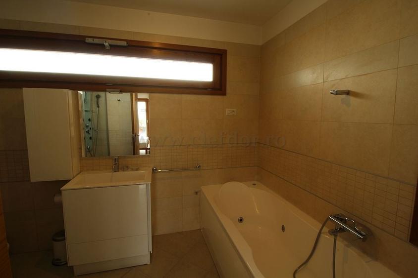 Vila de Lux cu Piscina in apropiere de British School - 10