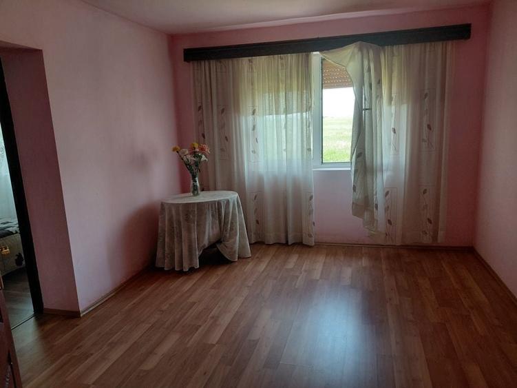 Casă cu 4 camere în Sânmartin