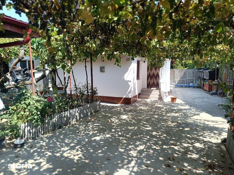 Casă cu 3 camere cu Teren 375 Mp în Brestei