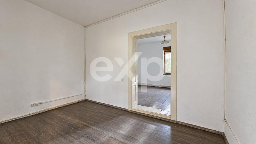 Casă individuală cu 5 camere cu Teren 446 Mp în Craiter