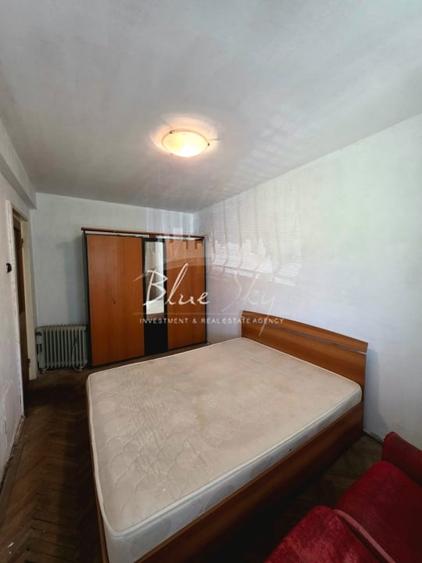 Apartament cu 3 camere semidecomandat în Tomis IV