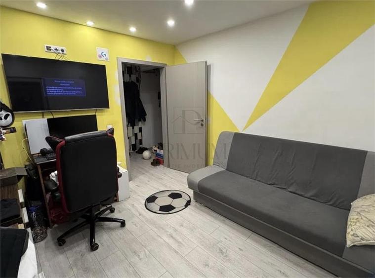Apartament cu 2 camere semidecomandat, mobilat în Dâmbovița
