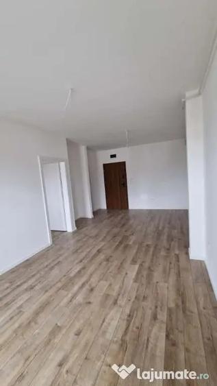 Apartament cu 2 camere decomandat în Vest
