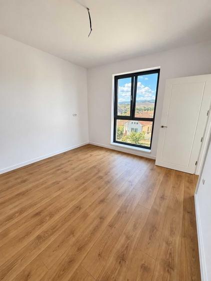 Casă cu 4 camere cu Teren 314 Mp în Central