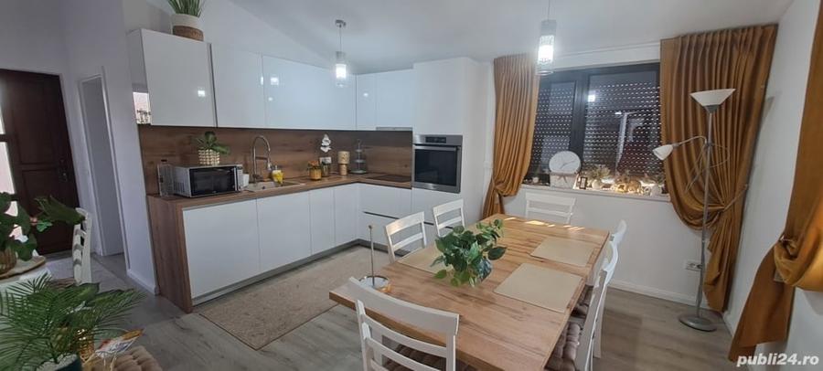 Casă cu 5 camere cu Teren 348 Mp în Giroc