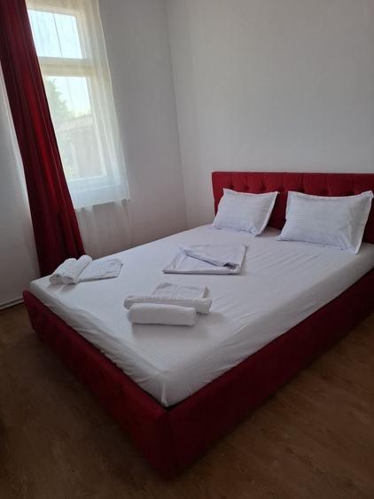 Casă cu 4 camere în Vărșand
