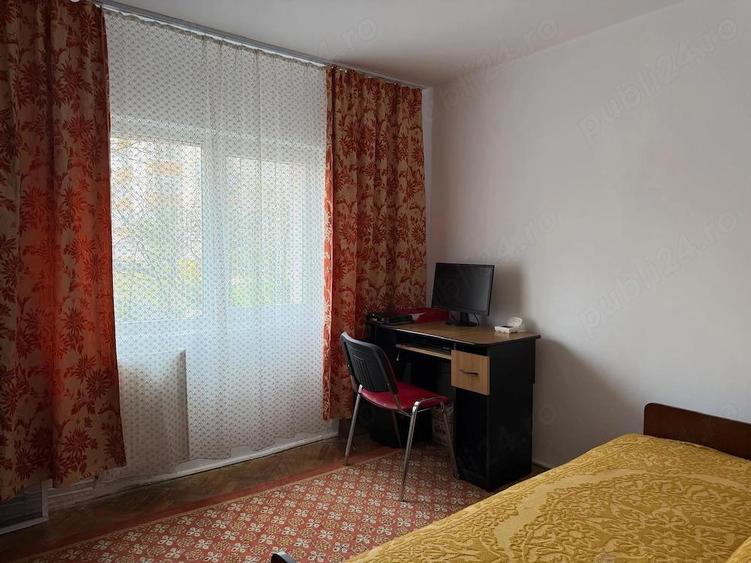 Apartament cu 3 camere decomandat, mobilat în Bucovina