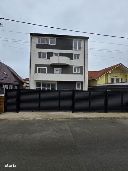 Casă cu 4 camere în Ovidiu