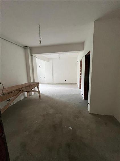 Apartament cu 2 camere semidecomandat în Central — fotografia 3