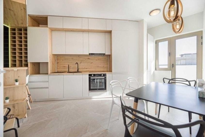 Apartament cu 2 camere semidecomandat, mobilat în Mihai Bravu