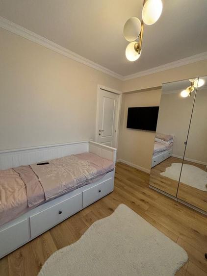 Apartament cu 3 camere semidecomandat în Muncii