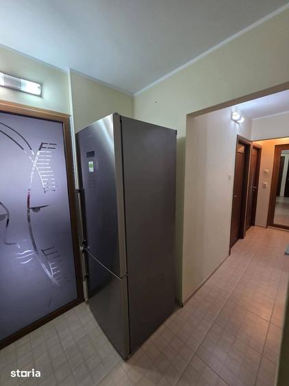 Apartament cu 3 camere decomandat, mobilat în Micro 17