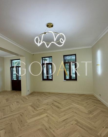 Apartament cu 4 camere decomandat în Dacia