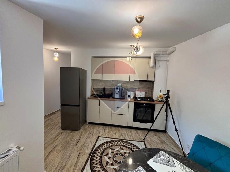 Apartament cu 2 camere semidecomandat, mobilat în 13 Septembrie